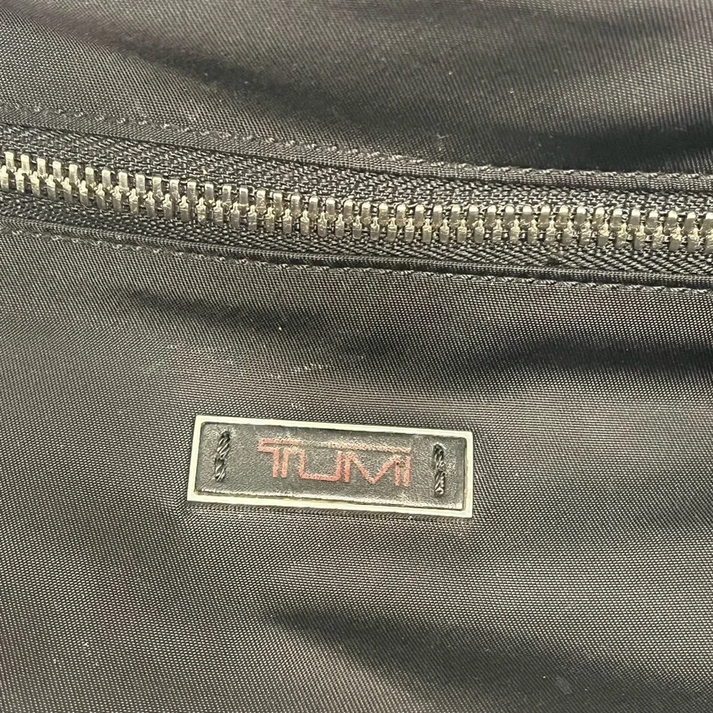 Tumi cross body travel bag - Picture 10 of 12